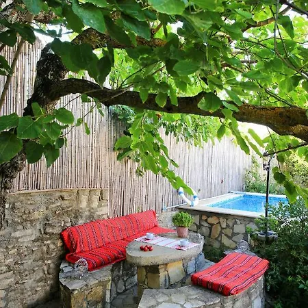 Vila Lithos *