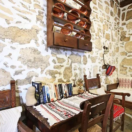 Vila Lithos Kamilárion